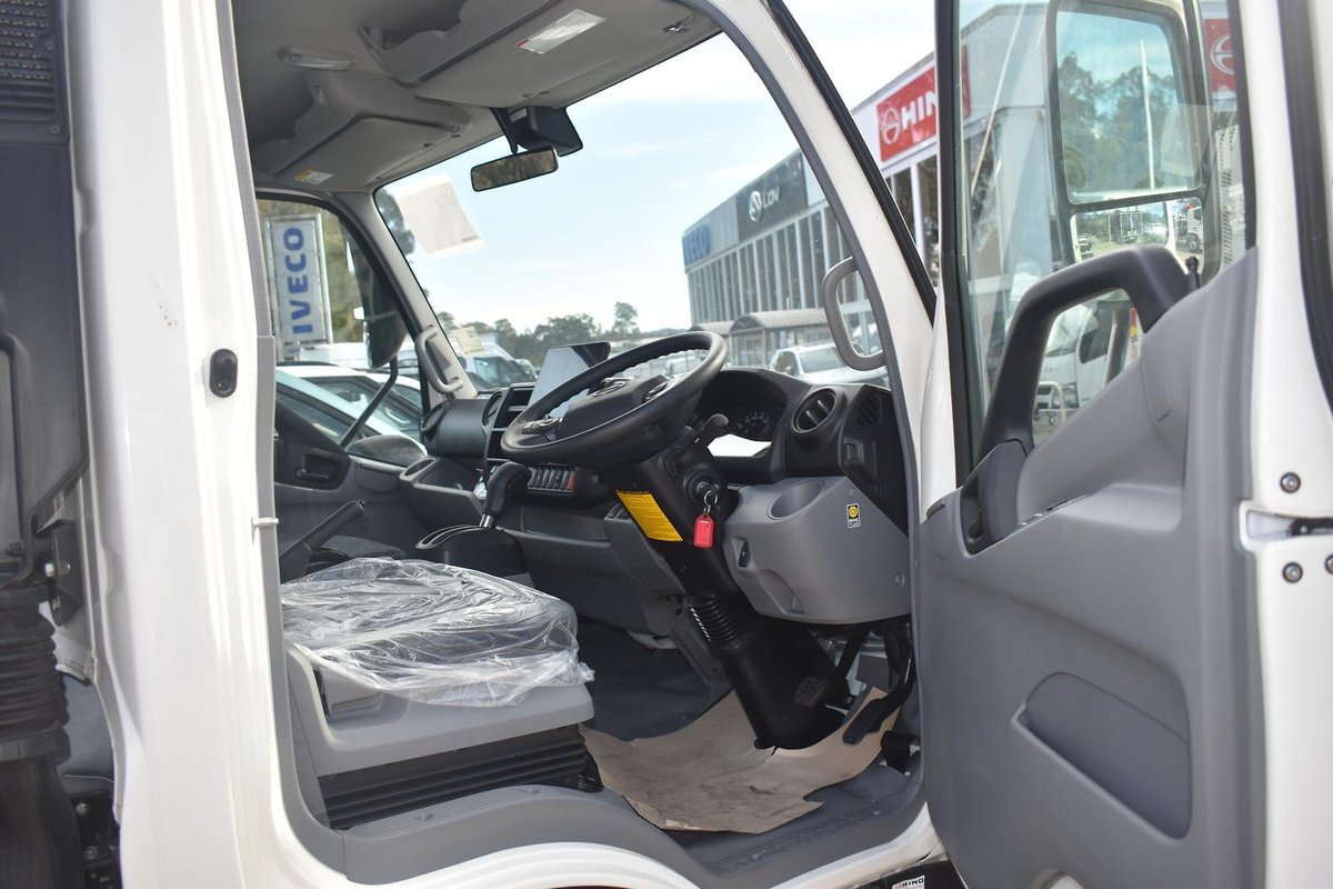 2025 Hino 300 Series 921 image 4