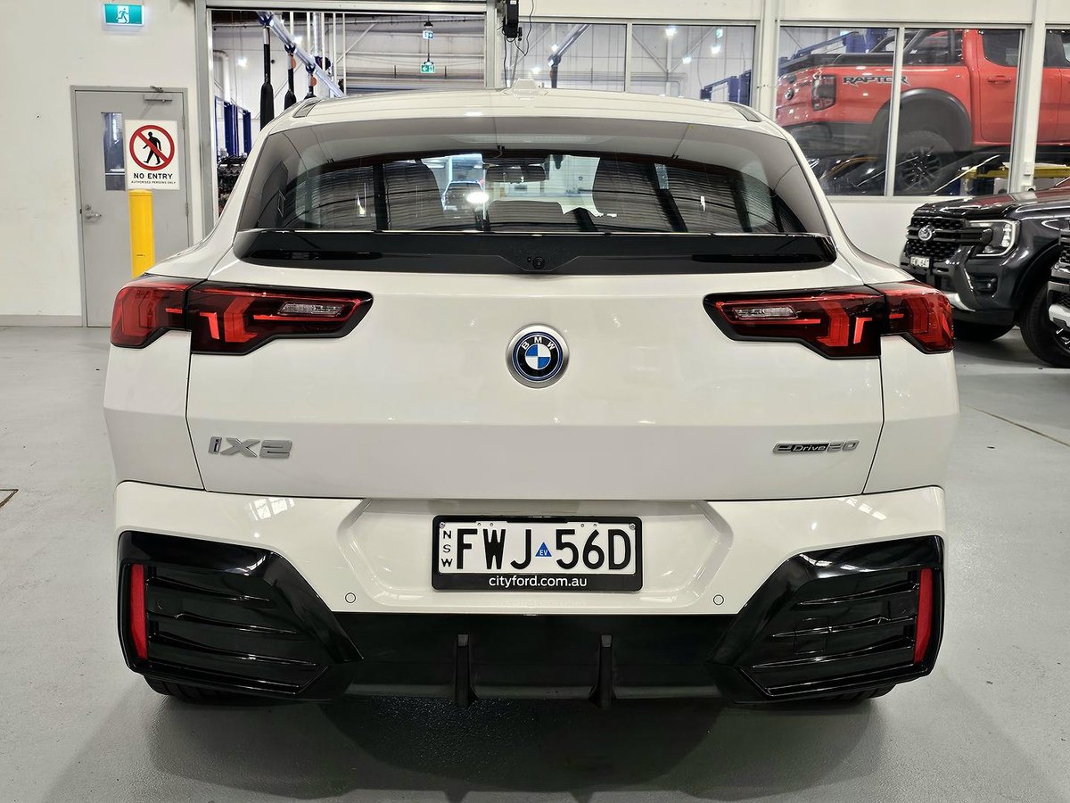 2024 BMW iX2 eDrive20 M Sport U10 image 8
