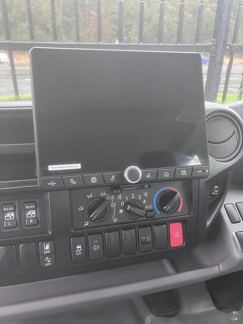2025 Hino 300 Series 616 Crew image 11