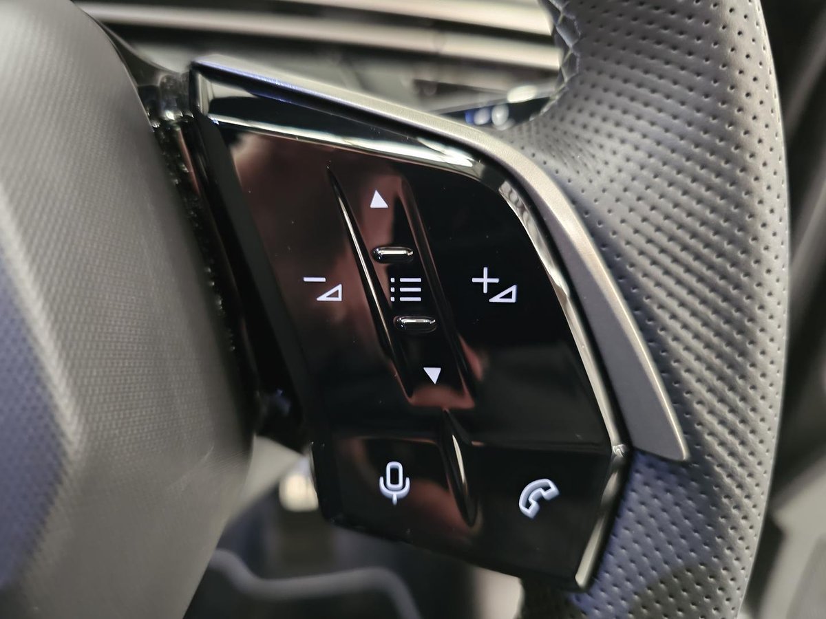 2025 Peugeot 5008 GT Premium Hybrid P74 MY25 image 17