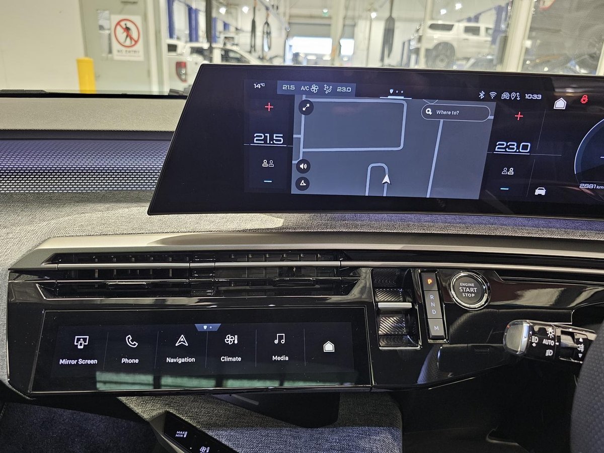 2025 Peugeot 5008 GT Premium Hybrid P74 MY25 image 18