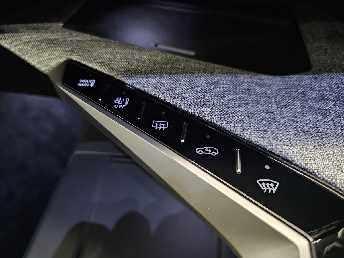 2025 Peugeot 5008 GT Premium Hybrid P74 MY25 image 23