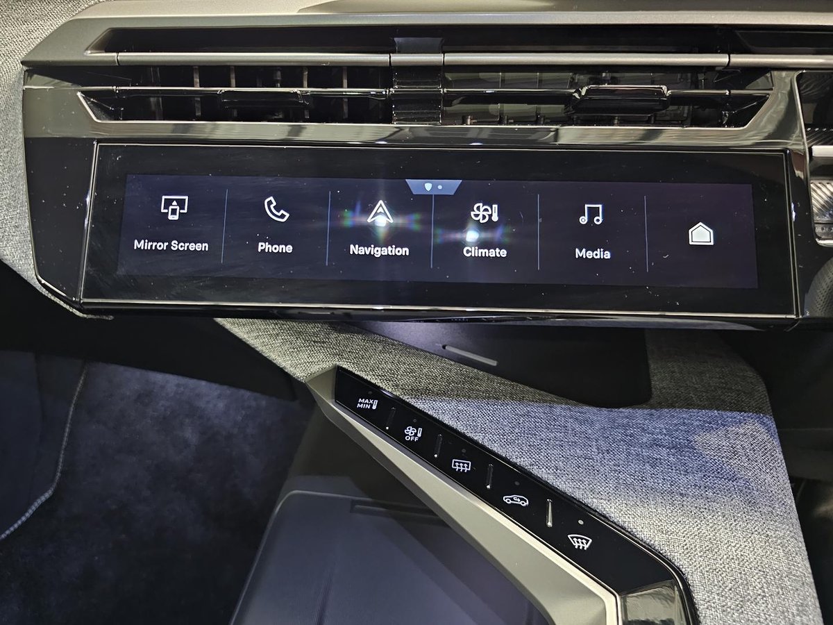 2025 Peugeot 5008 GT Premium Hybrid P74 MY25 image 21