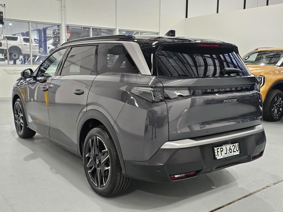 2025 Peugeot 5008 GT Premium Hybrid P74 MY25 image 9