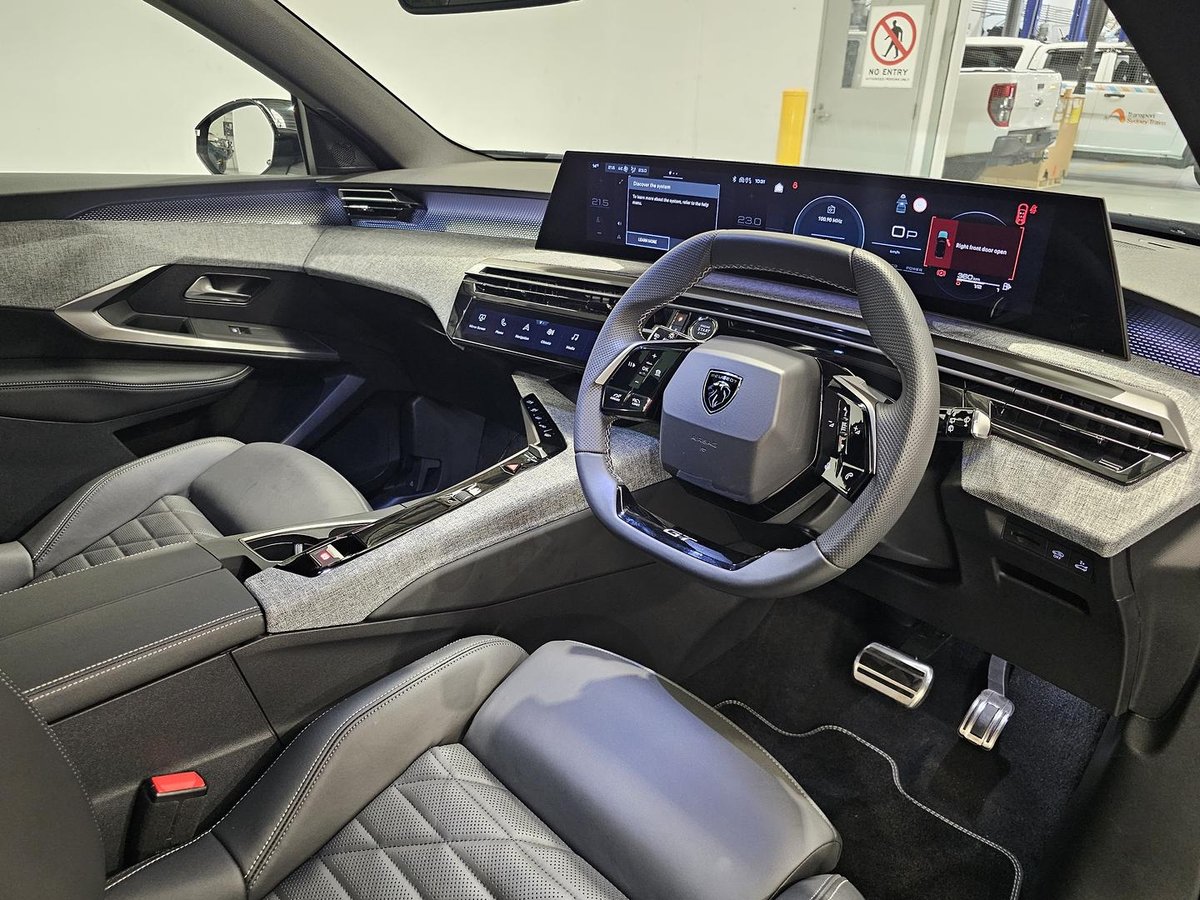 2025 Peugeot 5008 GT Premium Hybrid P74 MY25 image 10
