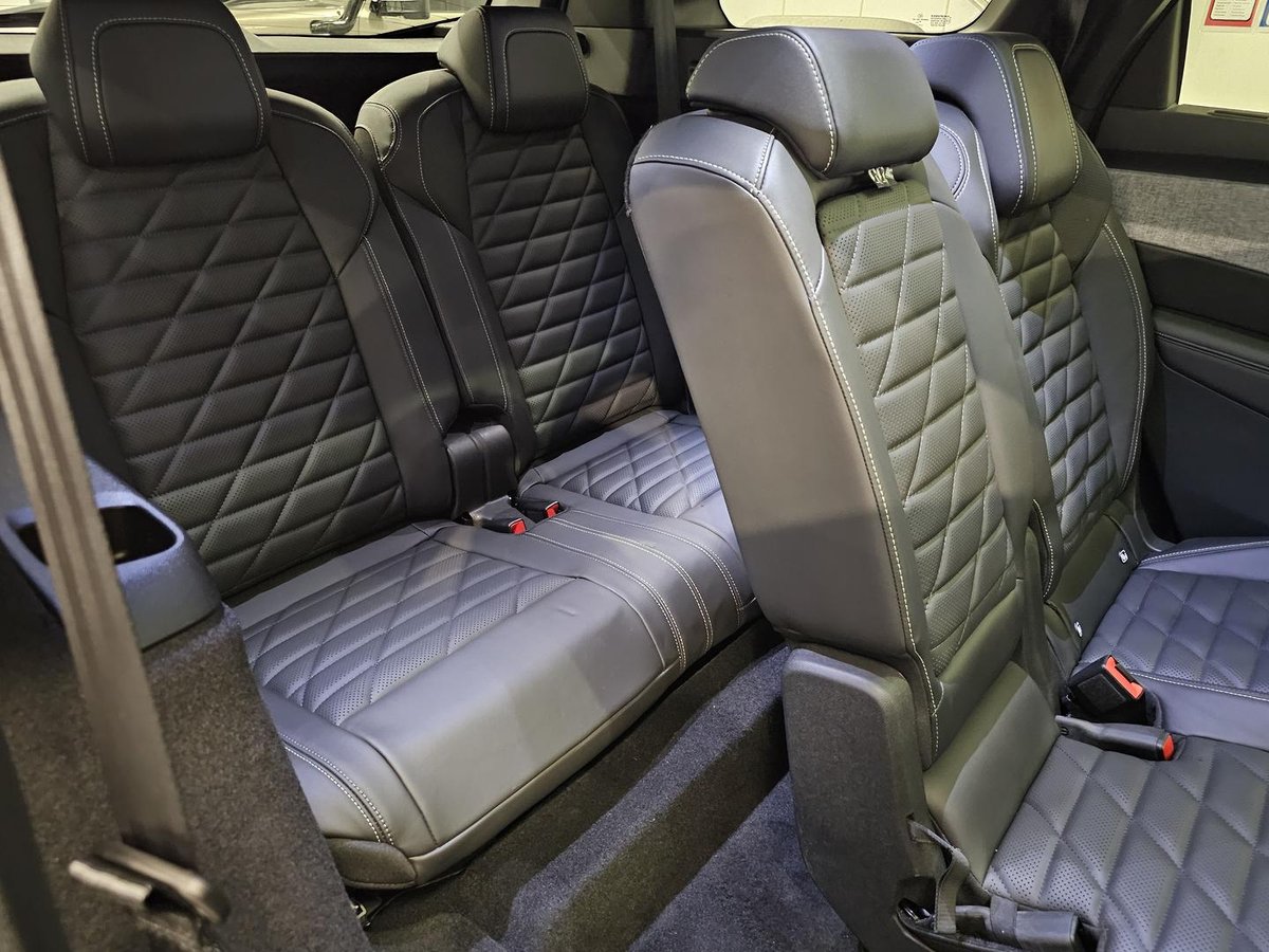 2025 Peugeot 5008 GT Premium Hybrid P74 MY25 image 26