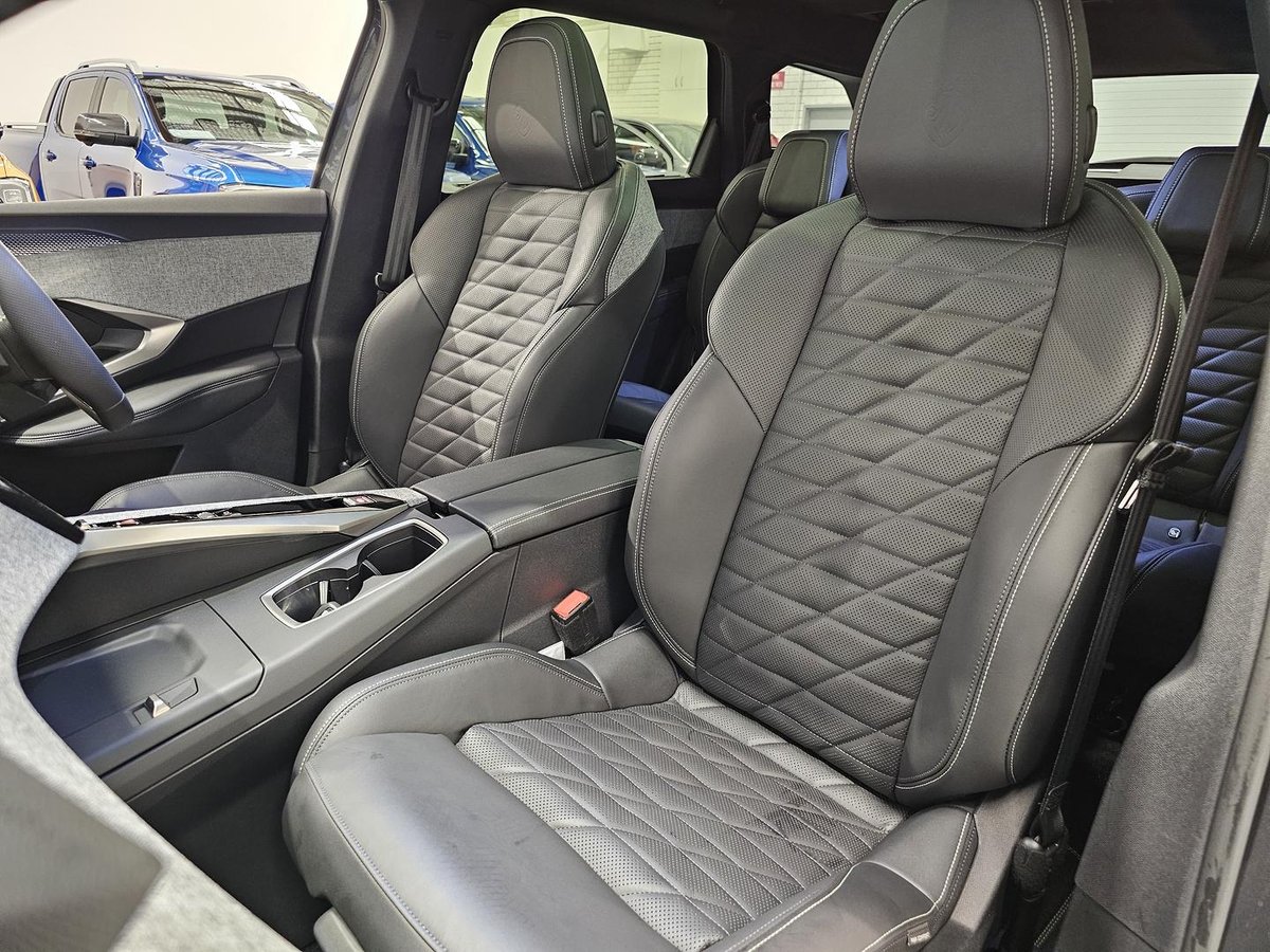 2025 Peugeot 5008 GT Premium Hybrid P74 MY25 image 31