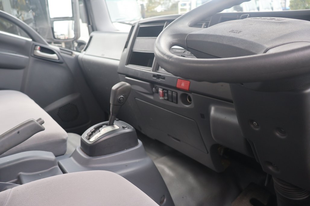 2019 ISUZU NNR 45-150 image 12