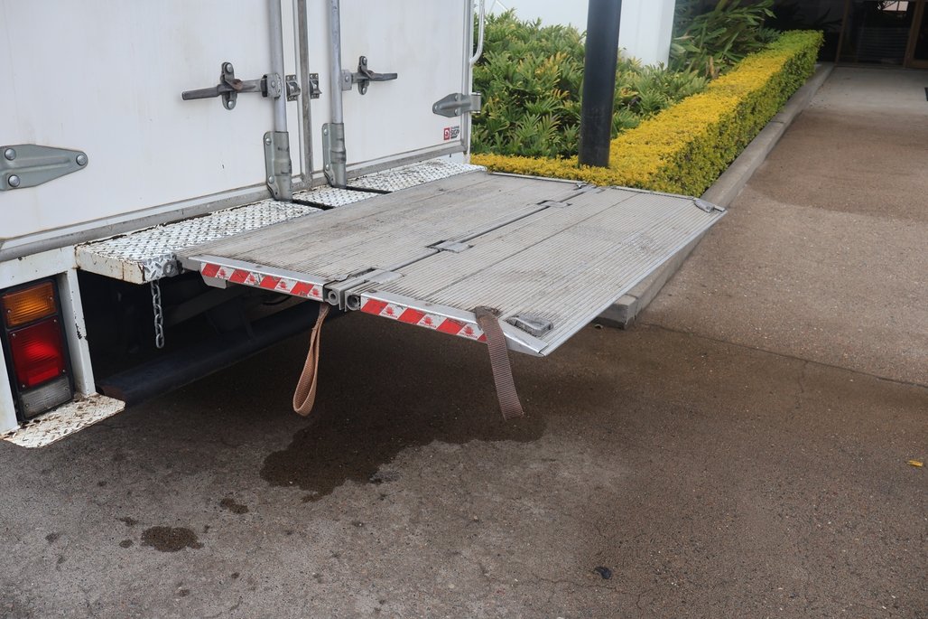 2019 ISUZU NNR 45-150 image 7