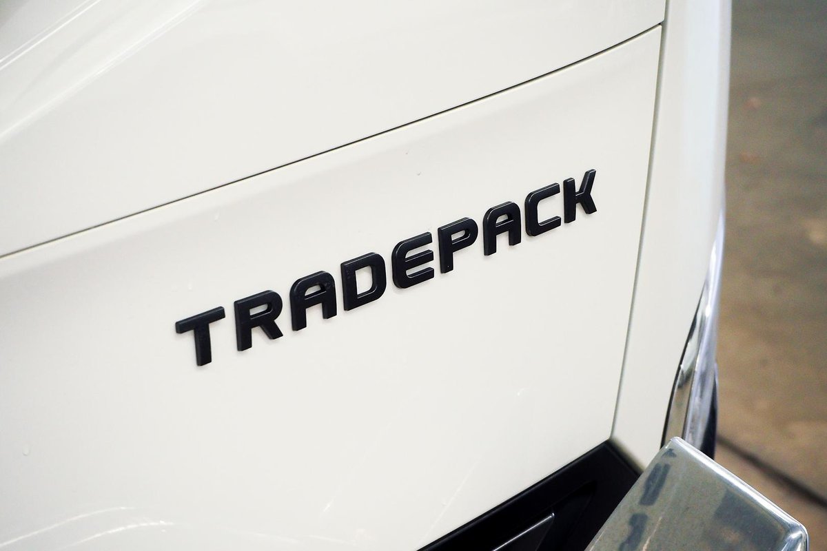 2025 Isuzu N Series NPR 45/65-175 MT D28 Tradepack image 15