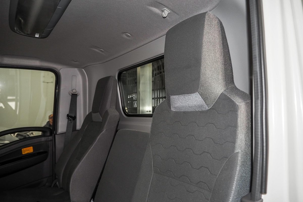 2025 Isuzu N Series NPR 45/65-175 MT D28 Tradepack image 13