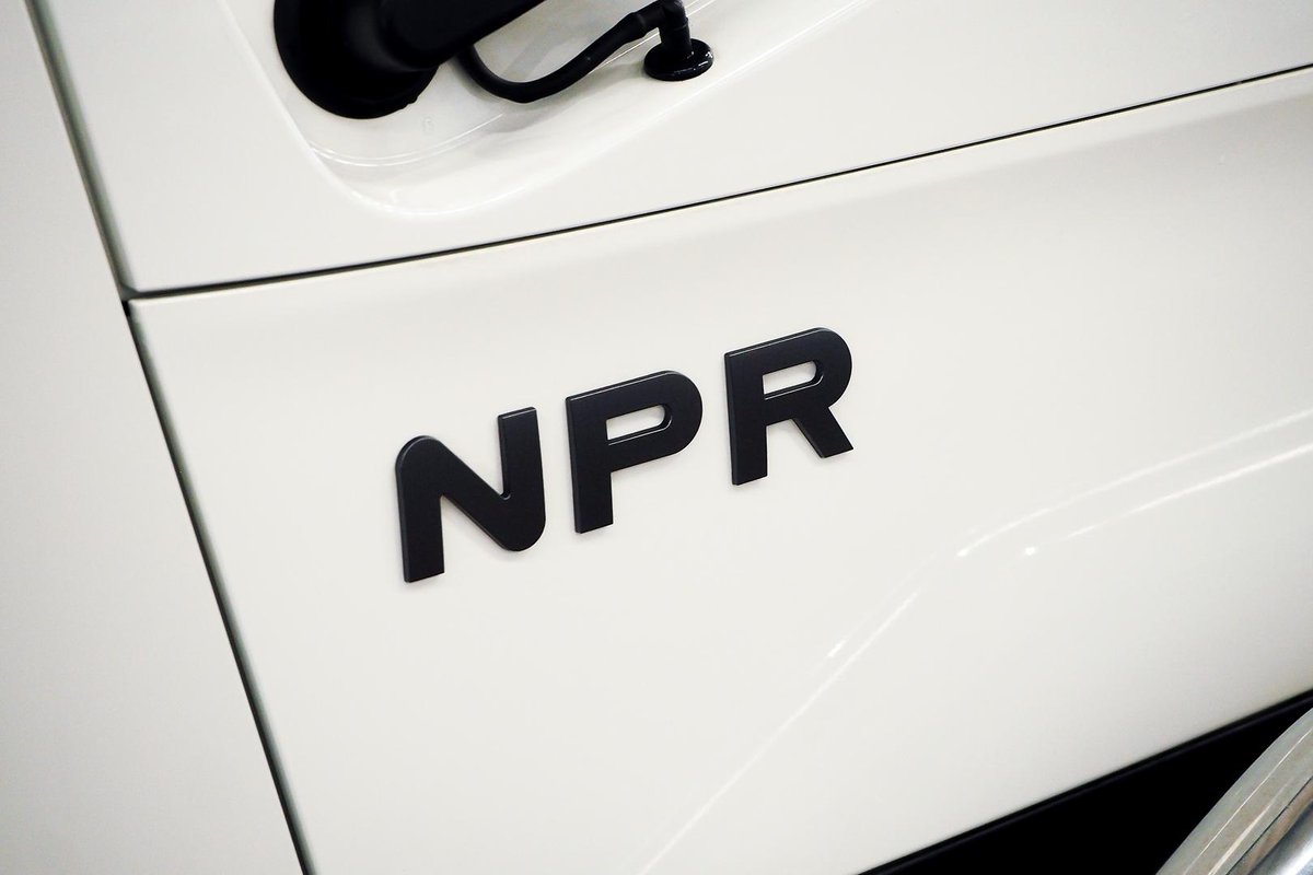 2025 Isuzu N Series NPR 45/65-175 MT D28 Tradepack image 16