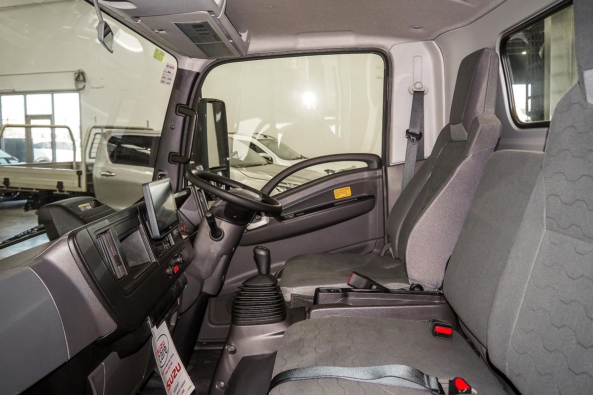 2025 Isuzu N Series NPR 45/65-175 MT D28 Tradepack image 12