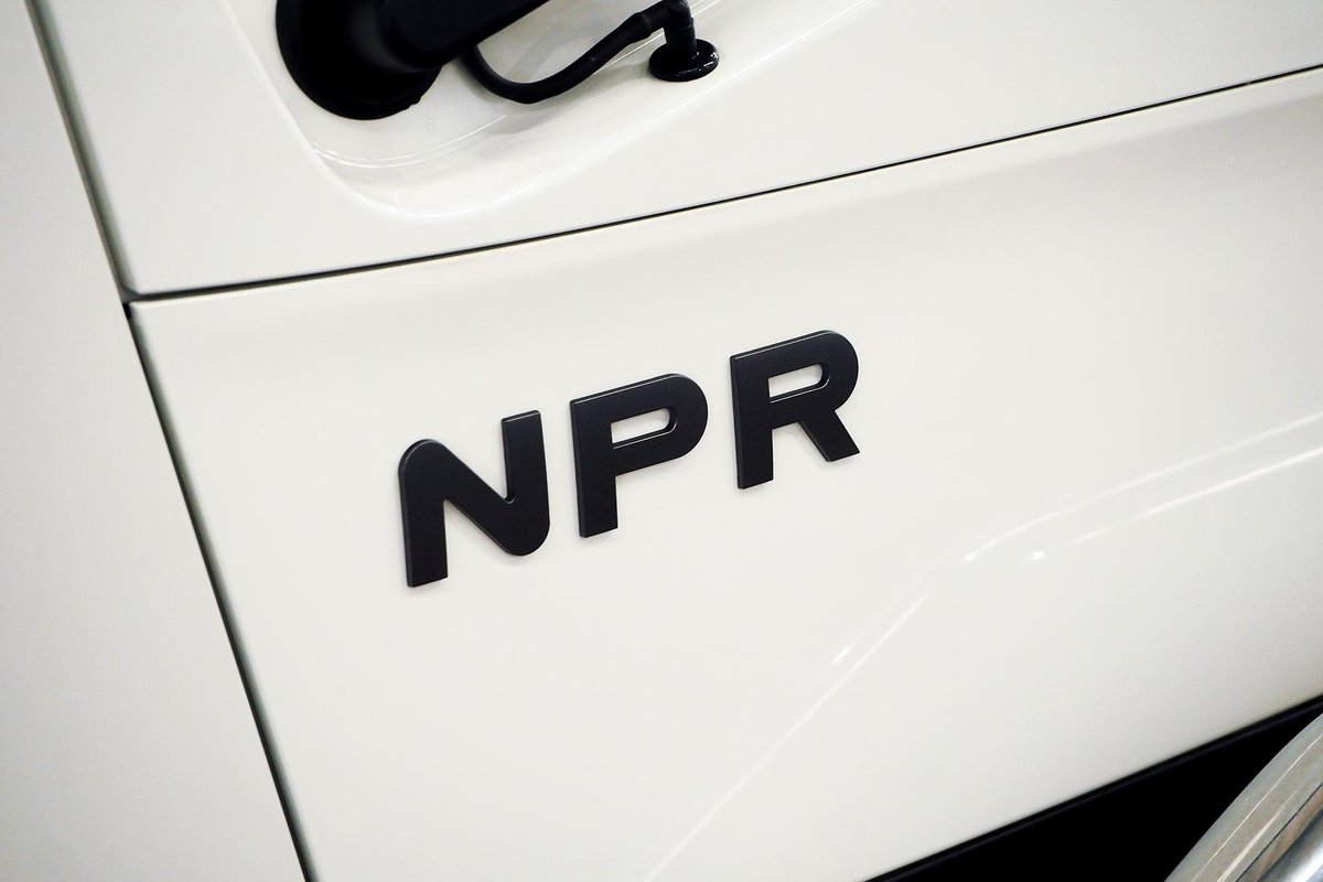 2025 Isuzu N Series NPR 45/65-175 MT D28 Tradepack image 16