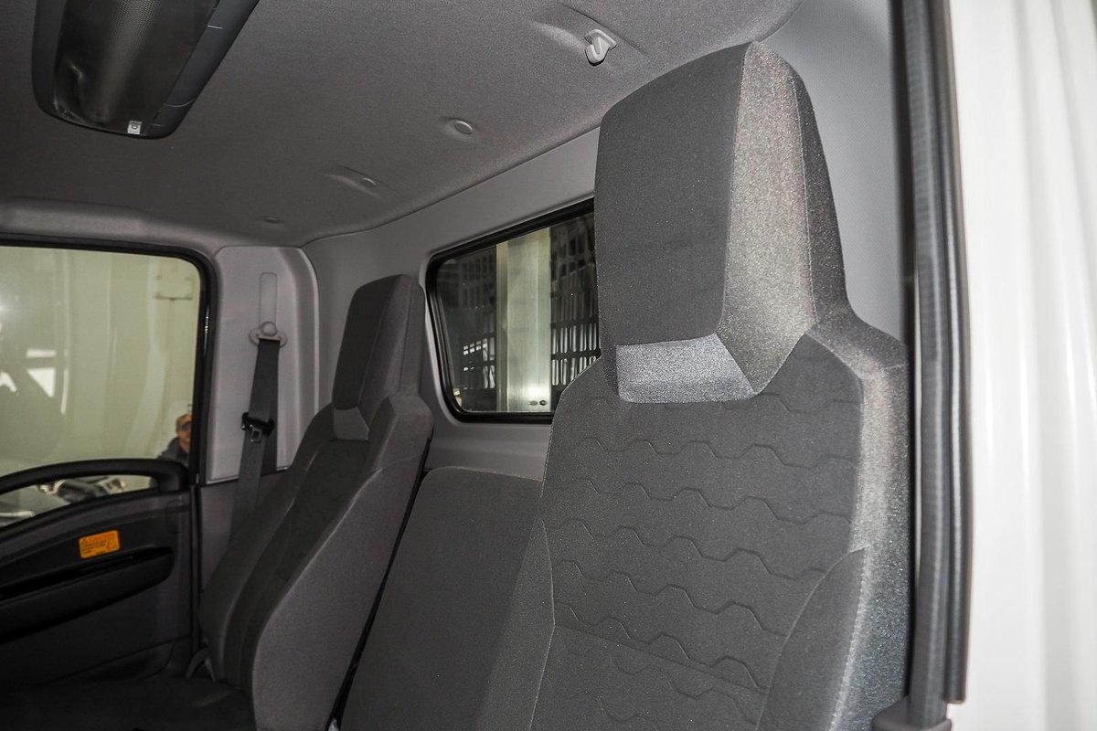 2025 Isuzu N Series NPR 45/65-175 MT D28 Tradepack image 13