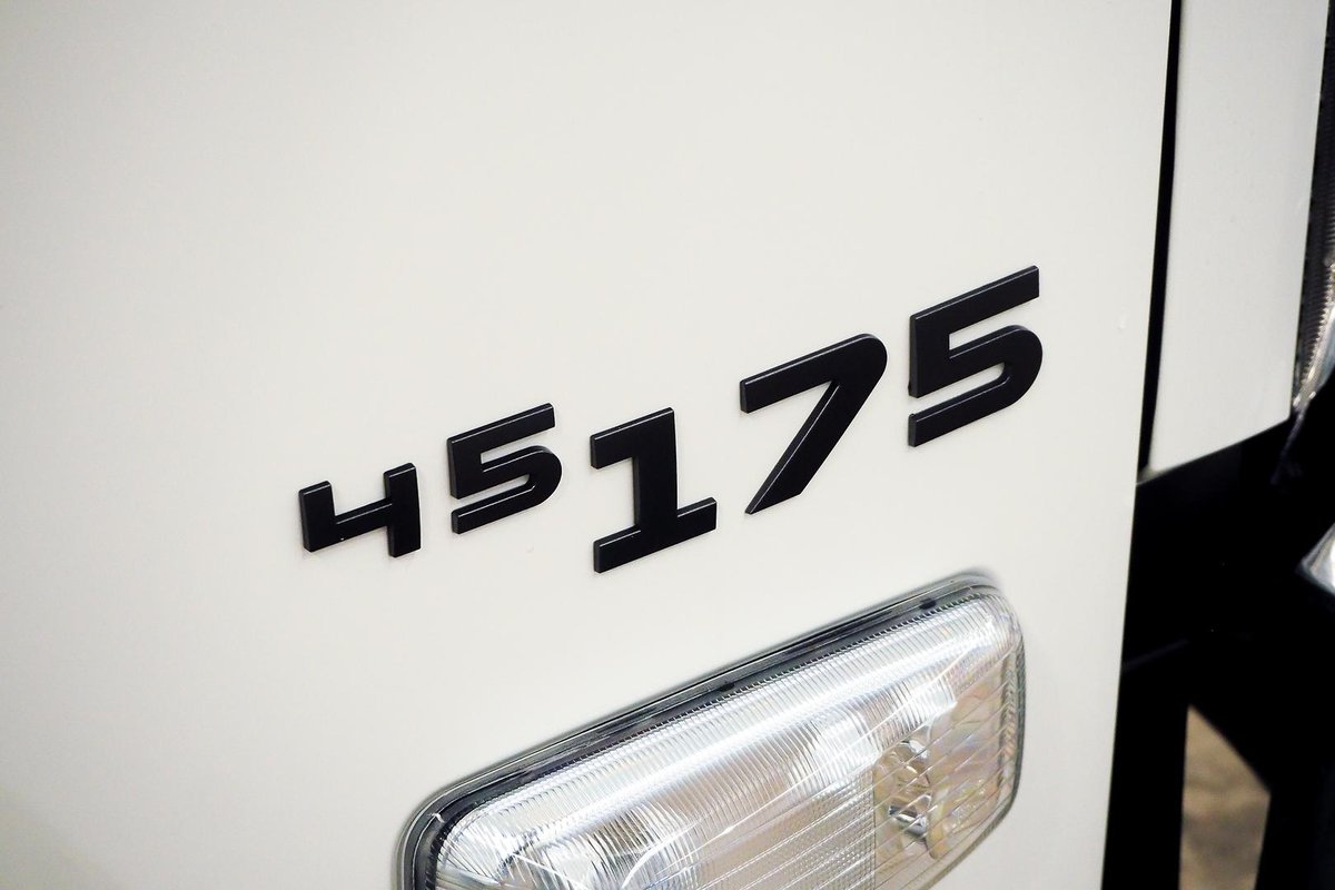 2025 Isuzu N Series NPR 45/65-175 MT D28 Tradepack image 17