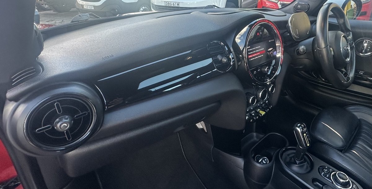 2021 MINI Hatch Cooper SE MINI Yours F56 LCI-2 image 14