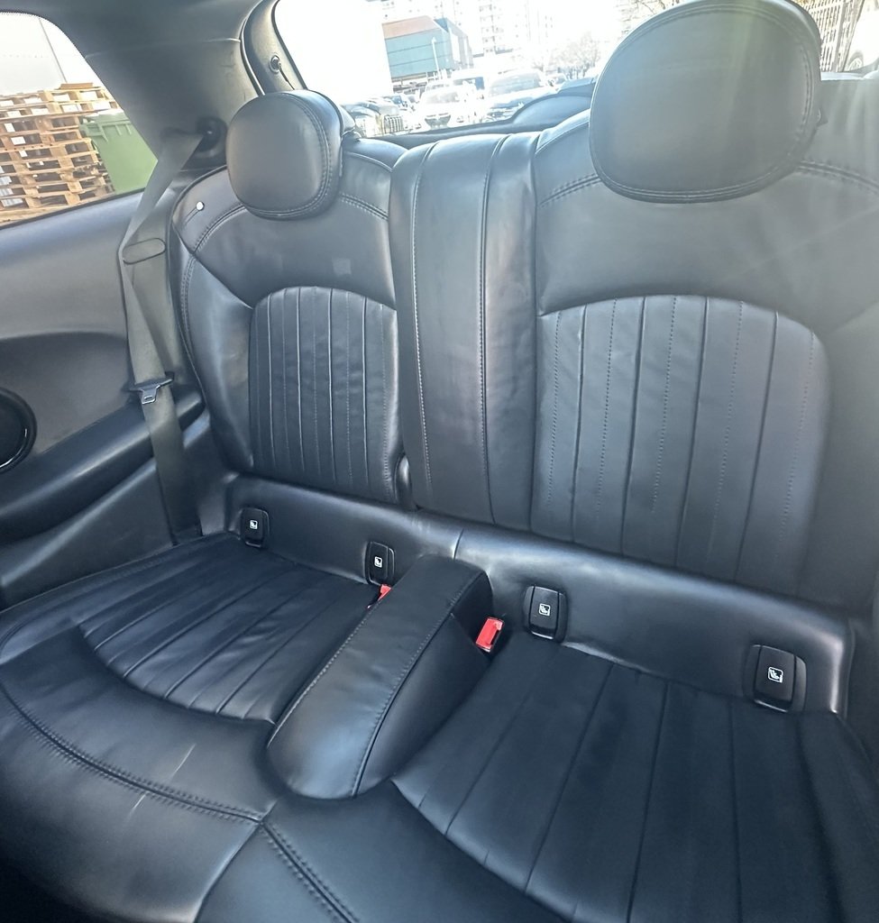 2021 MINI Hatch Cooper SE MINI Yours F56 LCI-2 image 22