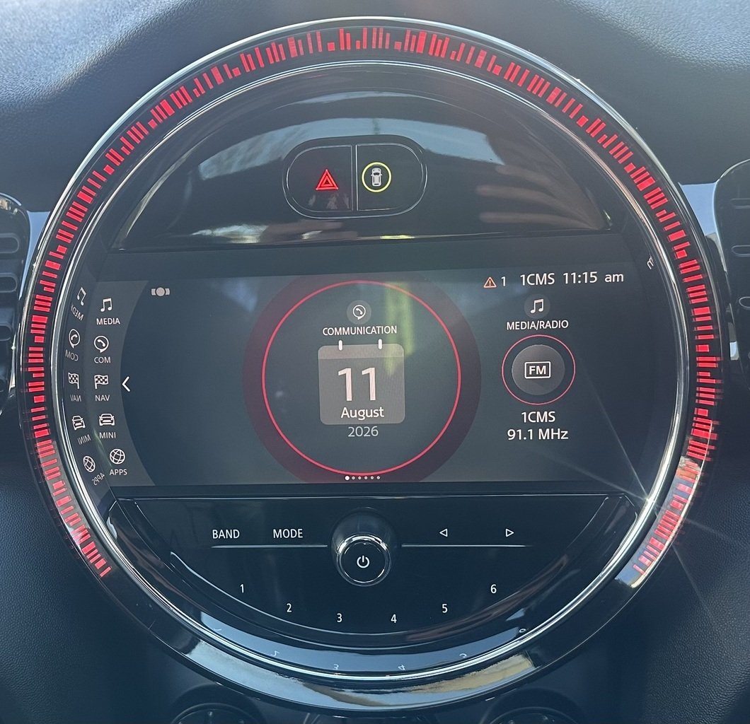 2021 MINI Hatch Cooper SE MINI Yours F56 LCI-2 image 24