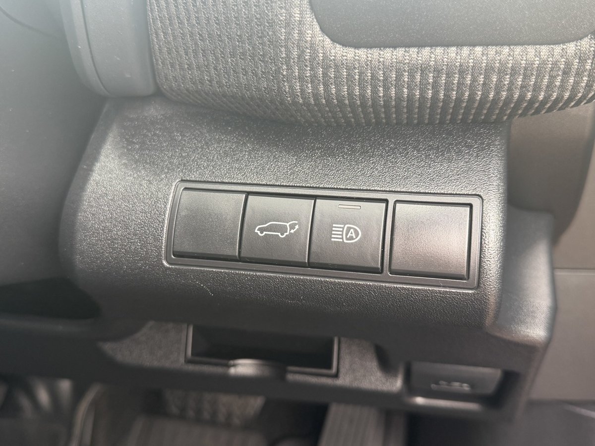 2023 Toyota BZ4X 2WD XEAM10R image 17