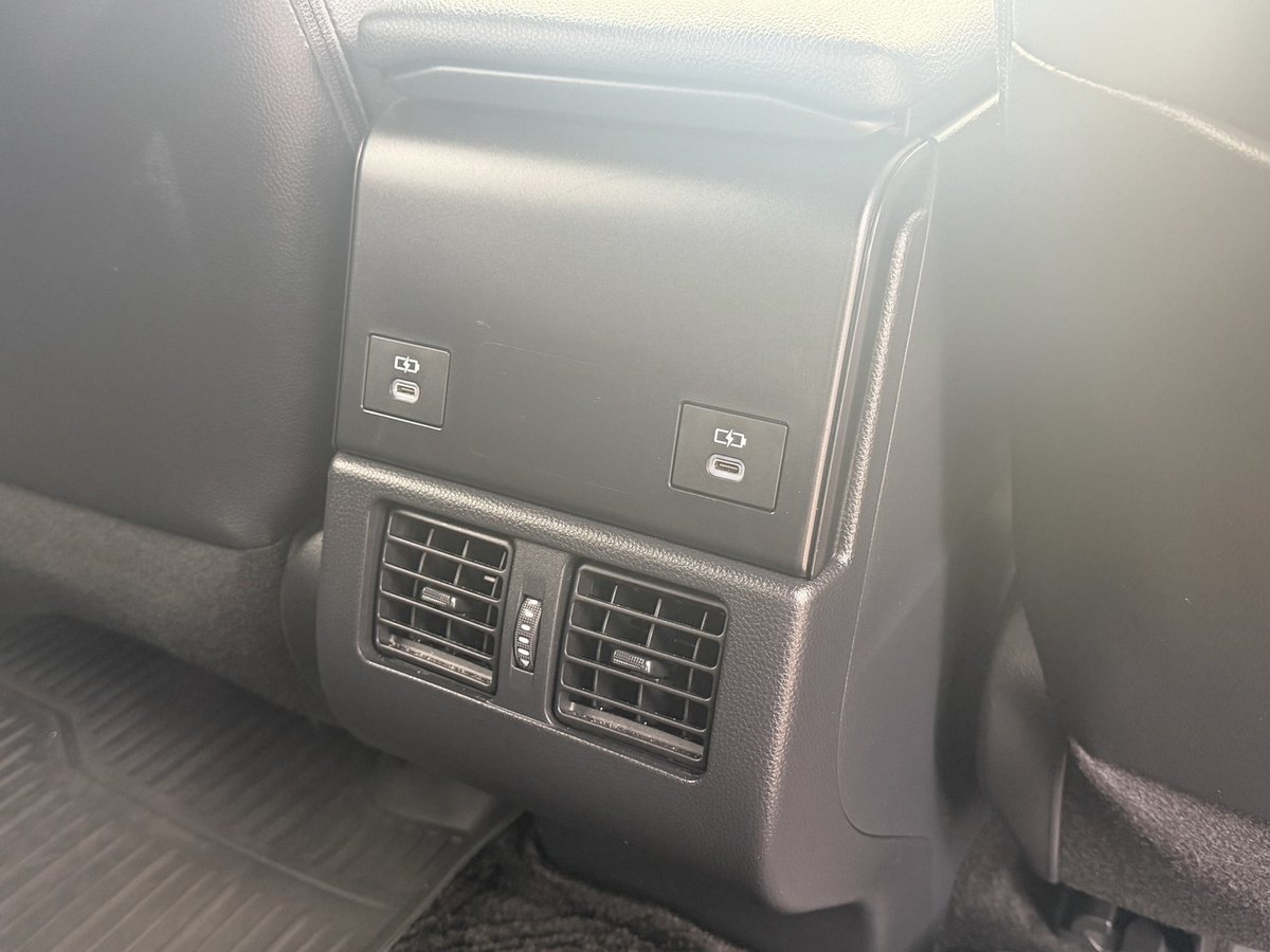 2023 Toyota BZ4X 2WD XEAM10R image 23
