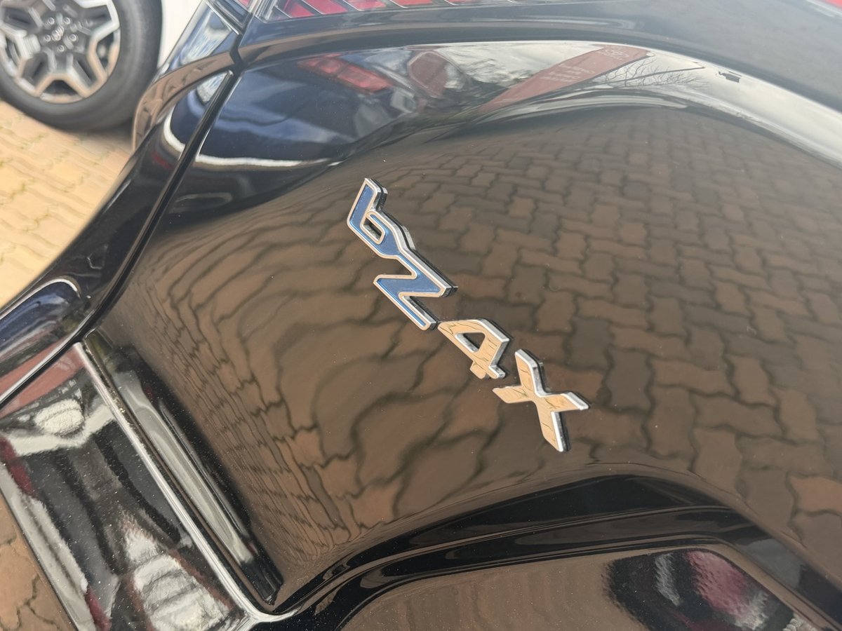 2023 Toyota BZ4X 2WD XEAM10R image 8