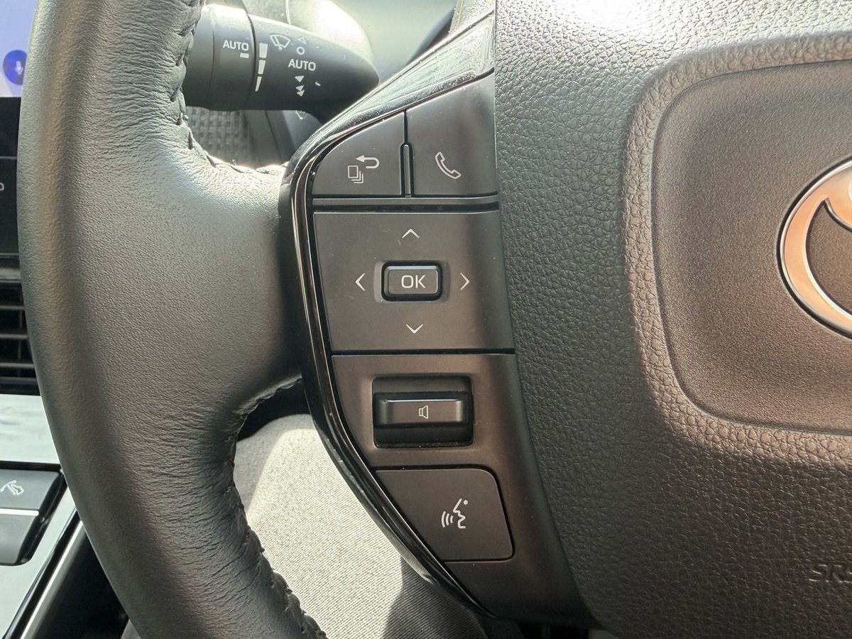 2024 Toyota BZ4X 2WD XEAM10R image 12