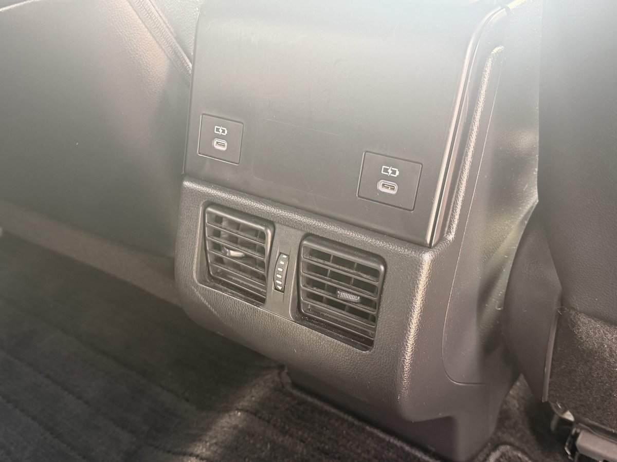 2024 Toyota BZ4X 2WD XEAM10R image 21