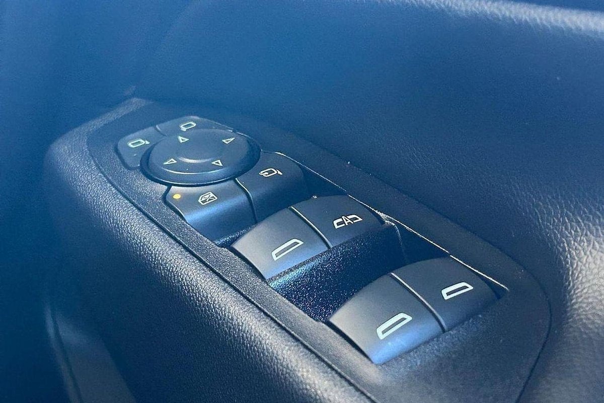 2020 Holden Equinox LT BLACK EDITION (FWD) EQ MY20 image 13
