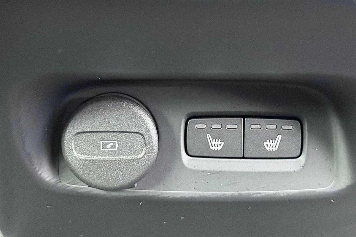 2023 Volvo XC40 Ultimate B5 Dark MY23 AWD image 12