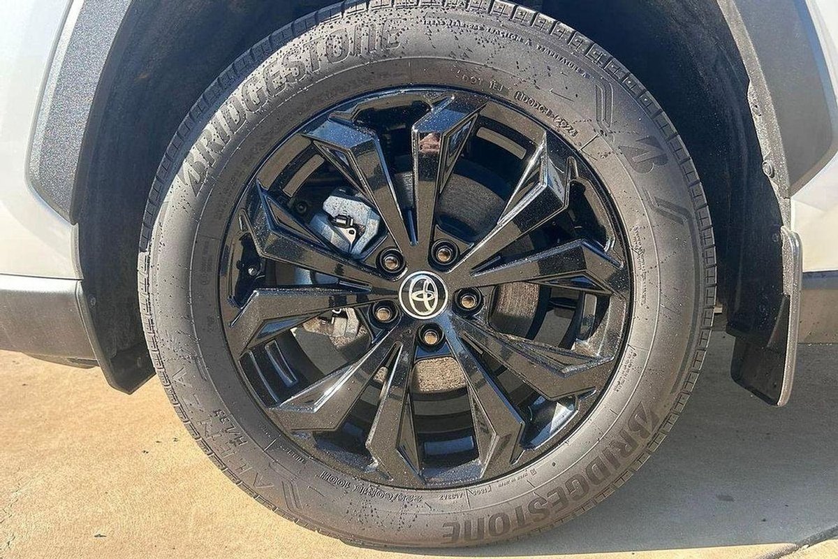 2024 Toyota RAV4 Cruiser AXAH52R image 9