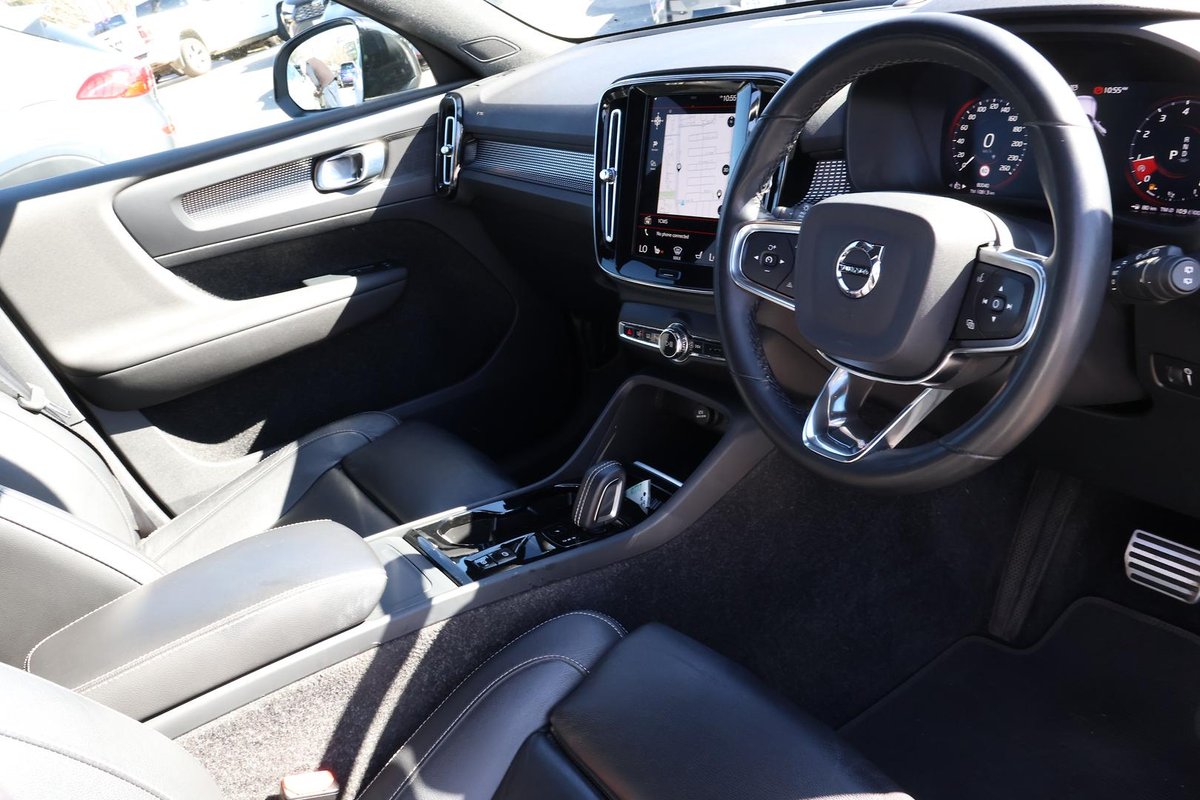 2021 Volvo XC40 T5 R-Design MY22 AWD image 7
