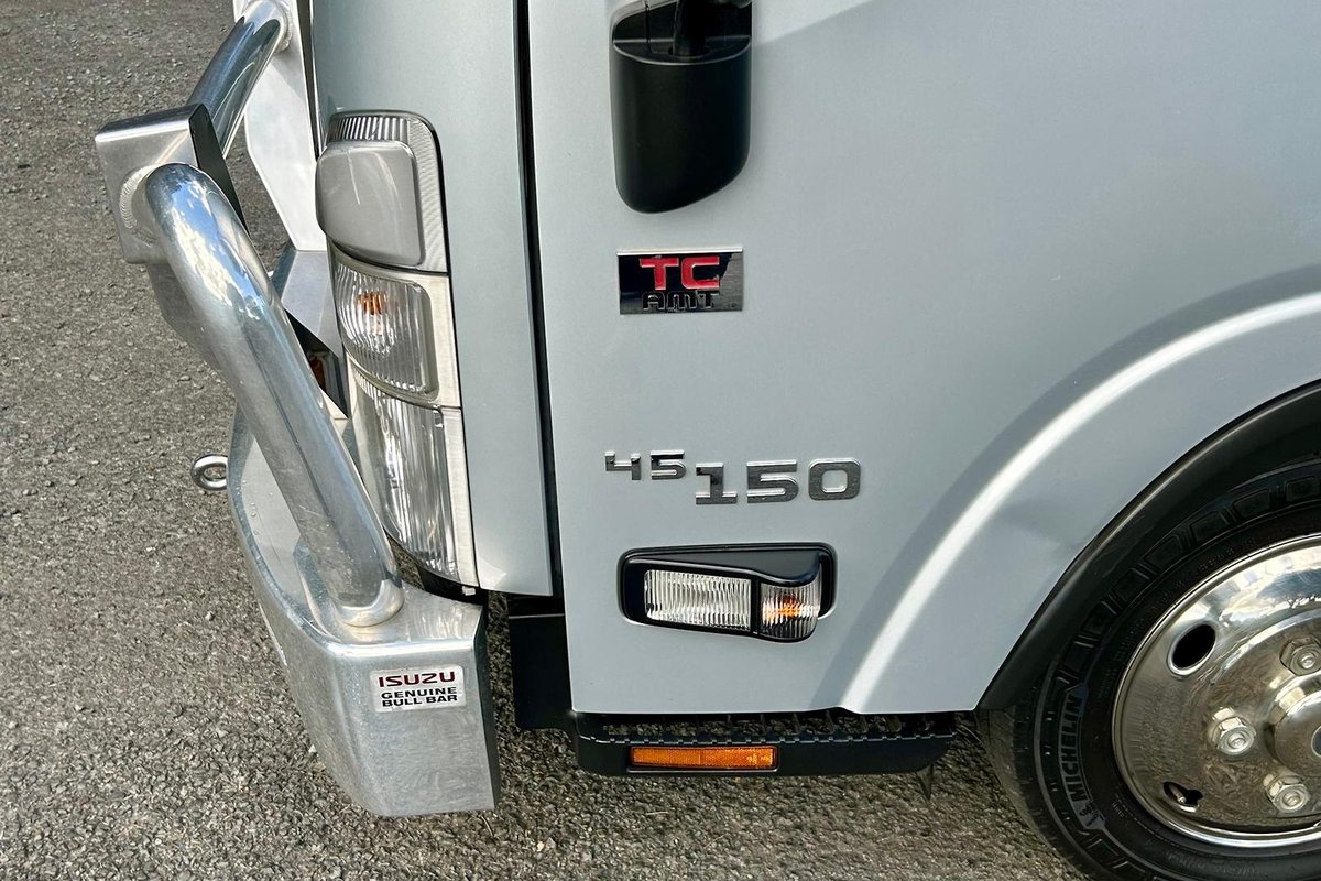 2022 Isuzu N Series NLR 45-150 Traypack image 10