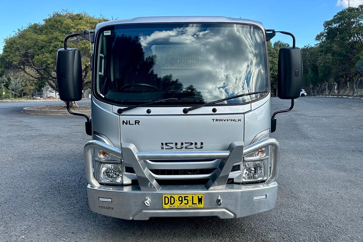 2022 Isuzu N Series NLR 45-150 Traypack image 9