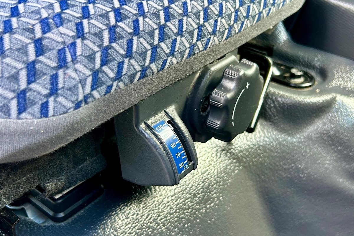 2022 Isuzu N Series NLR 45-150 Traypack image 23