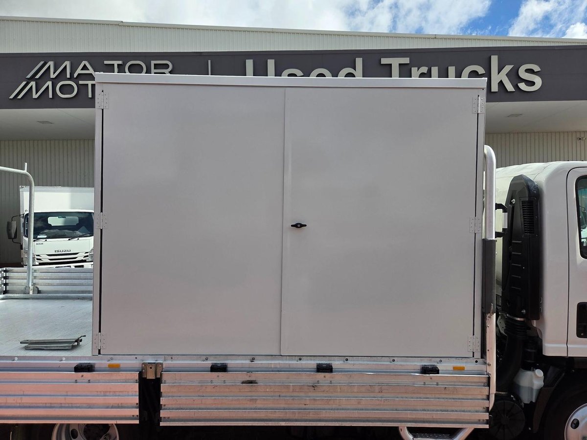 2023 Isuzu Nnr 55/45-150 Amt Tray And Box image 20