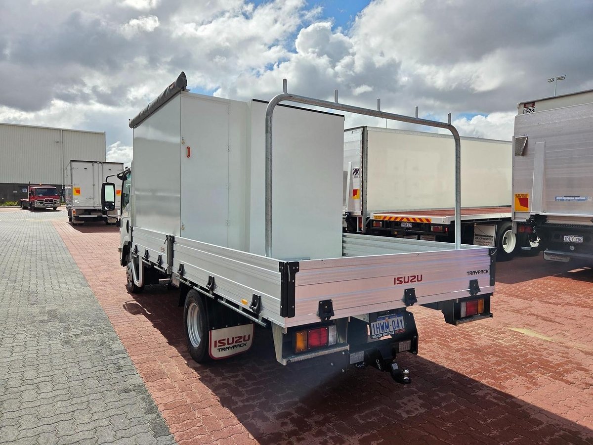 2023 Isuzu Nnr 55/45-150 Amt Tray And Box image 8