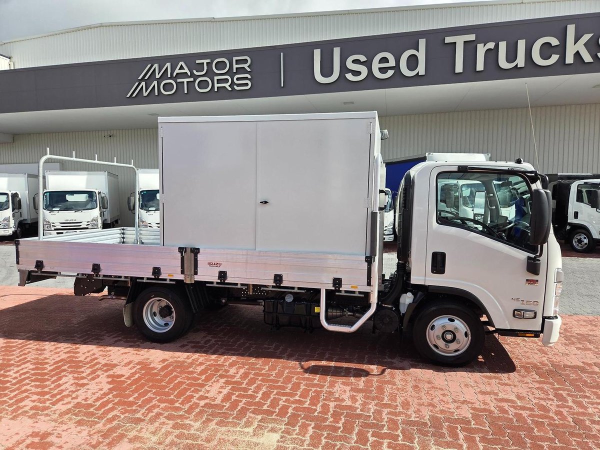2023 Isuzu Nnr 55/45-150 Amt Tray And Box image 12