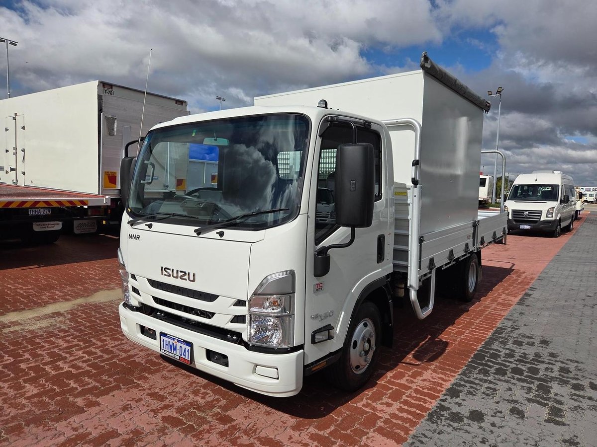 2023 Isuzu Nnr 55/45-150 Amt Tray And Box image 3
