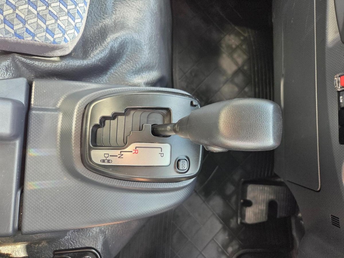 2023 Isuzu Nnr 55/45-150 Amt Tray And Box image 15