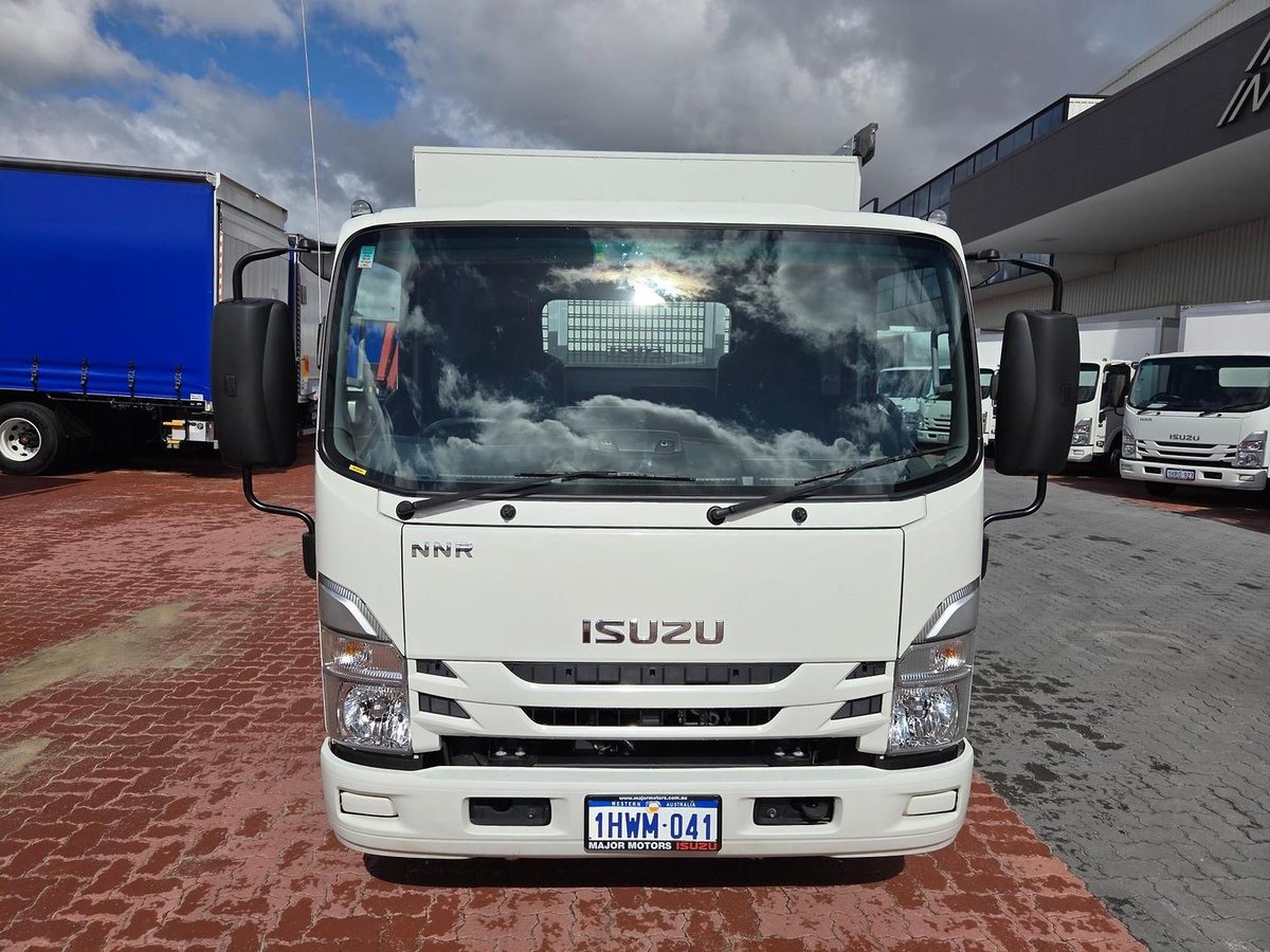 2023 Isuzu Nnr 55/45-150 Amt Tray And Box image 24
