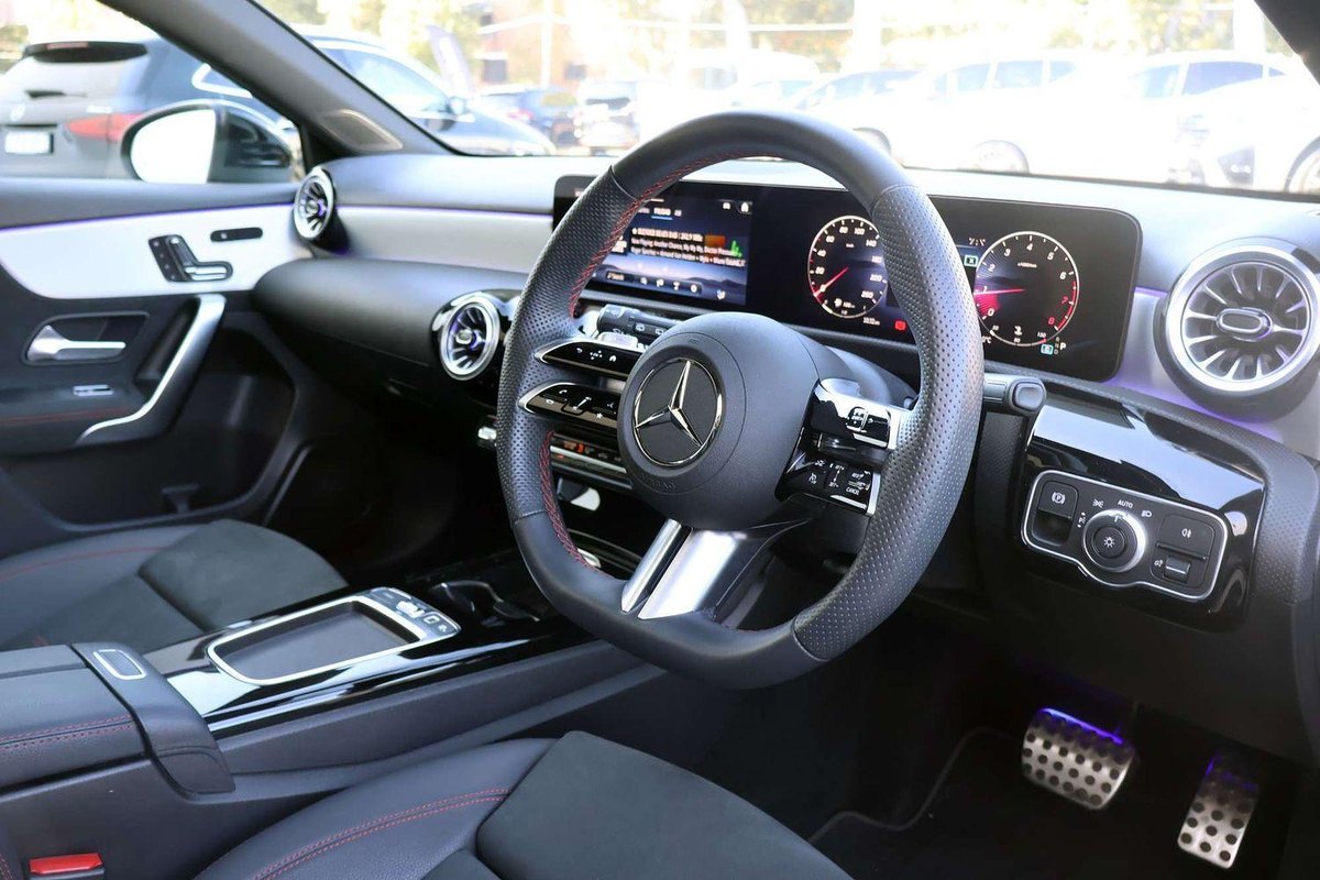 2025 Mercedes-Benz A-Class A200 W177 image 7