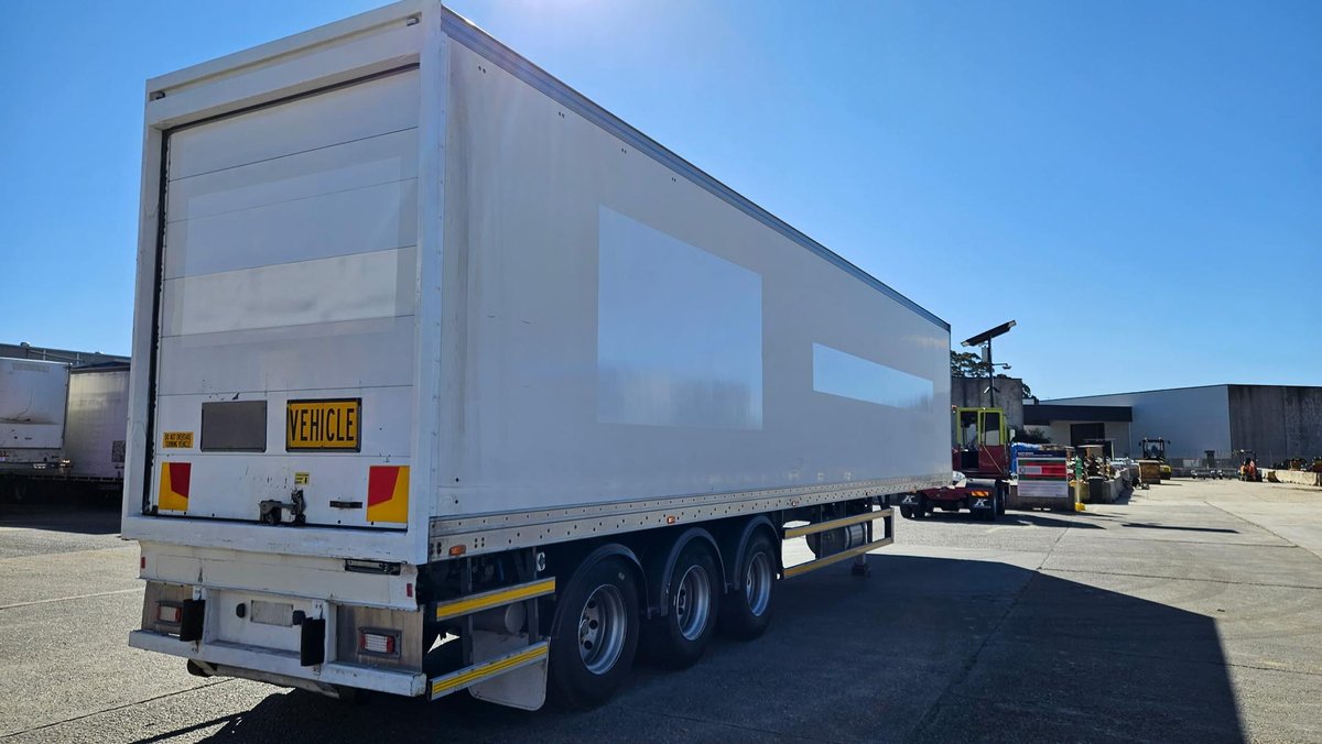 2015 Maxitrans 22P Freezer Van image 30