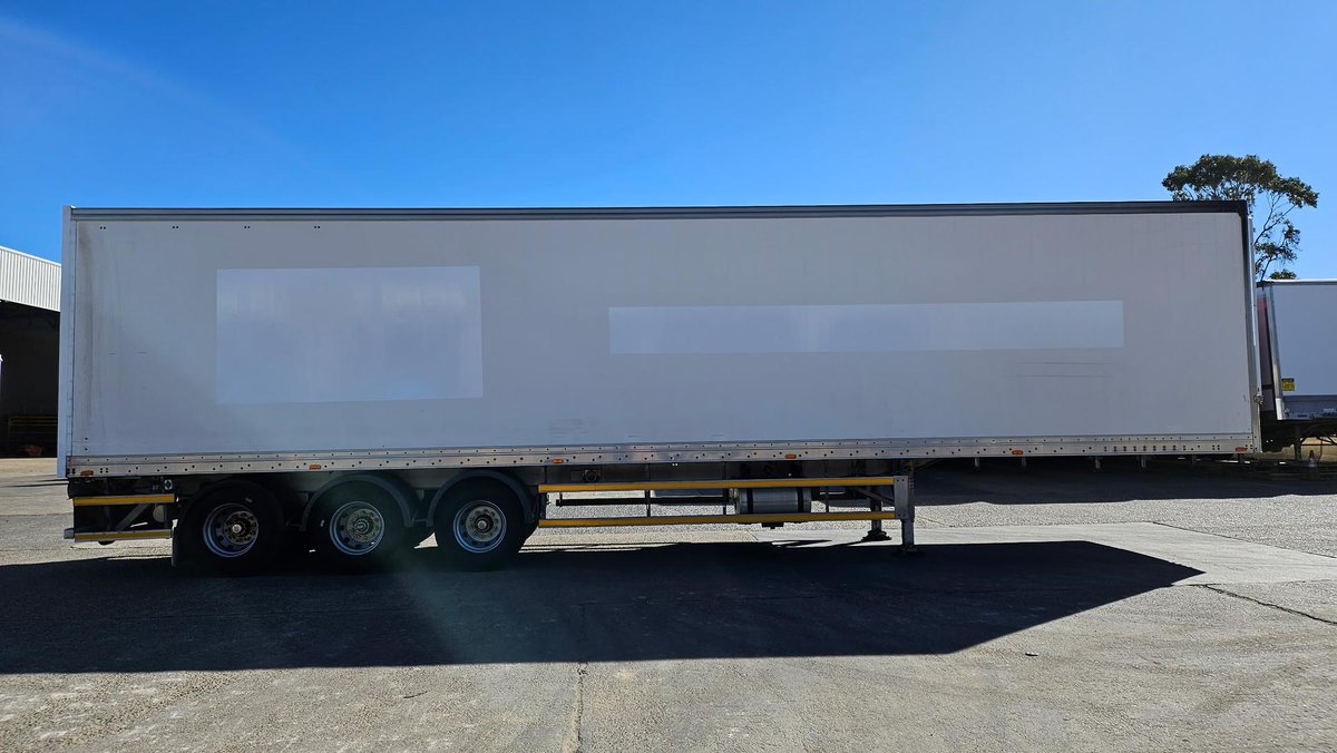 2015 Maxitrans 22P Freezer Van image 24