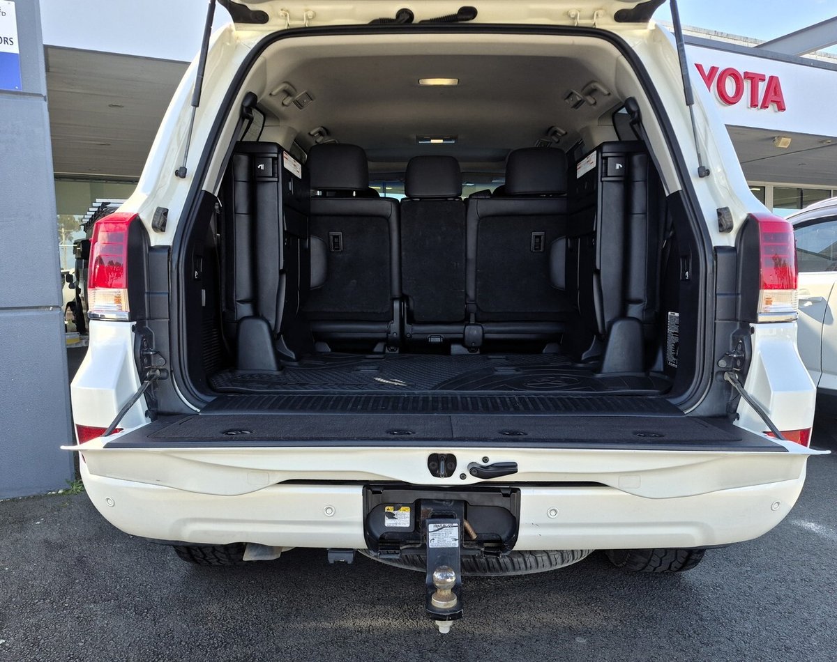 2020 Toyota Landcruiser image 11