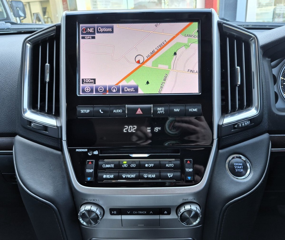 2020 Toyota Landcruiser image 14