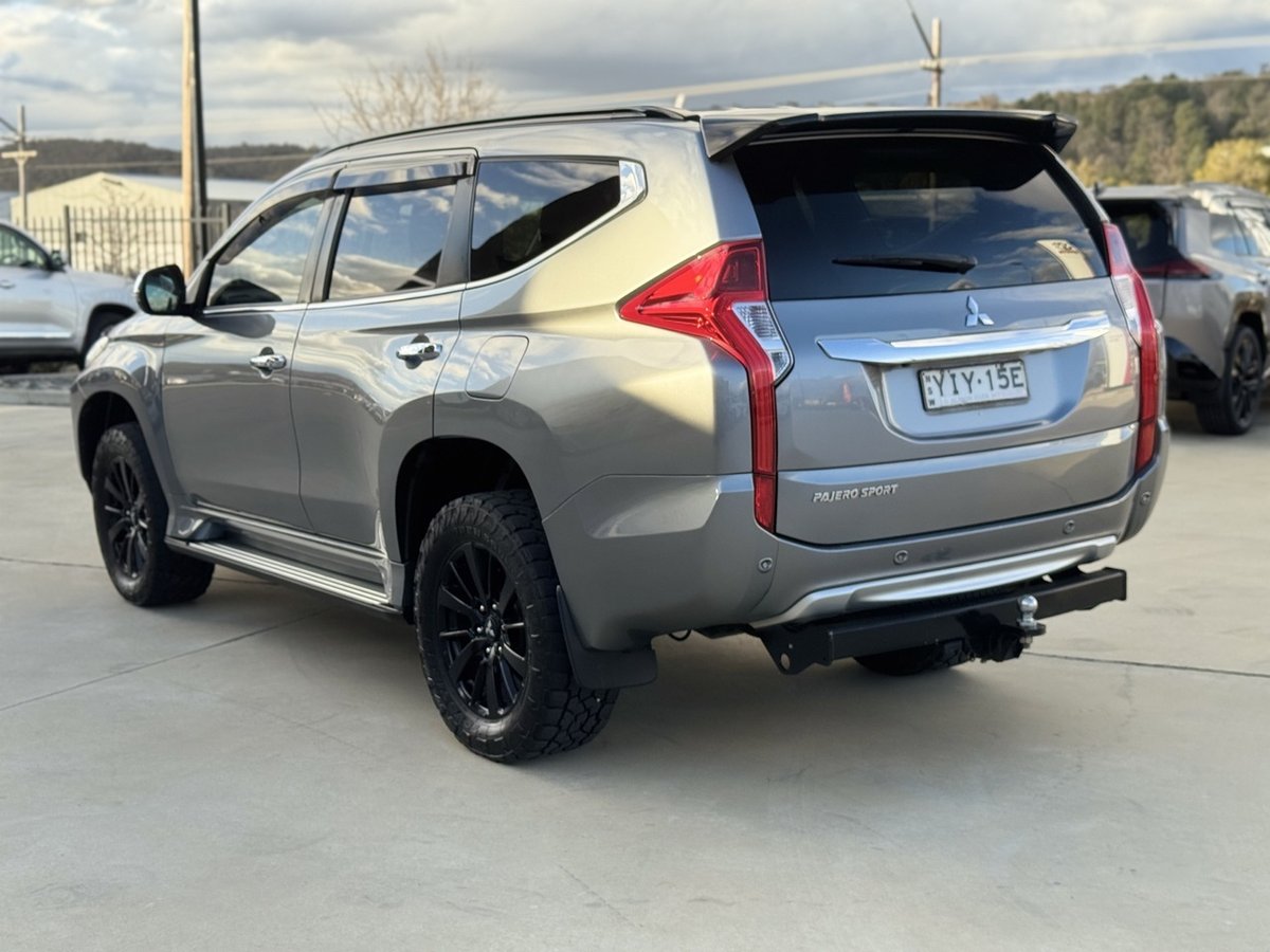 2019 Mitsubishi Pajero Sport Black Edition QE MY19 4X4 Dual Range image 10