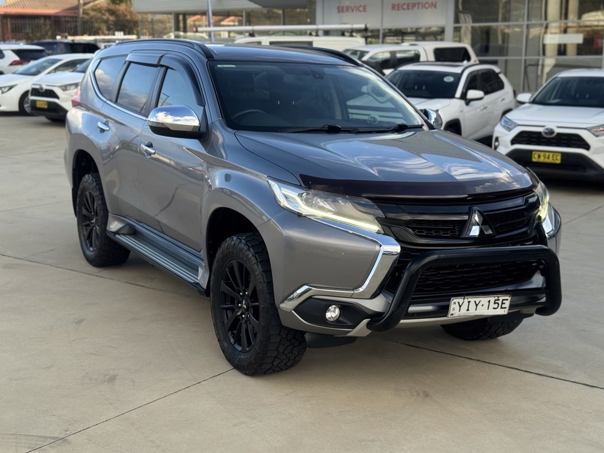 2019 Mitsubishi Pajero Sport Black Edition QE MY19 4X4 Dual Range image 11