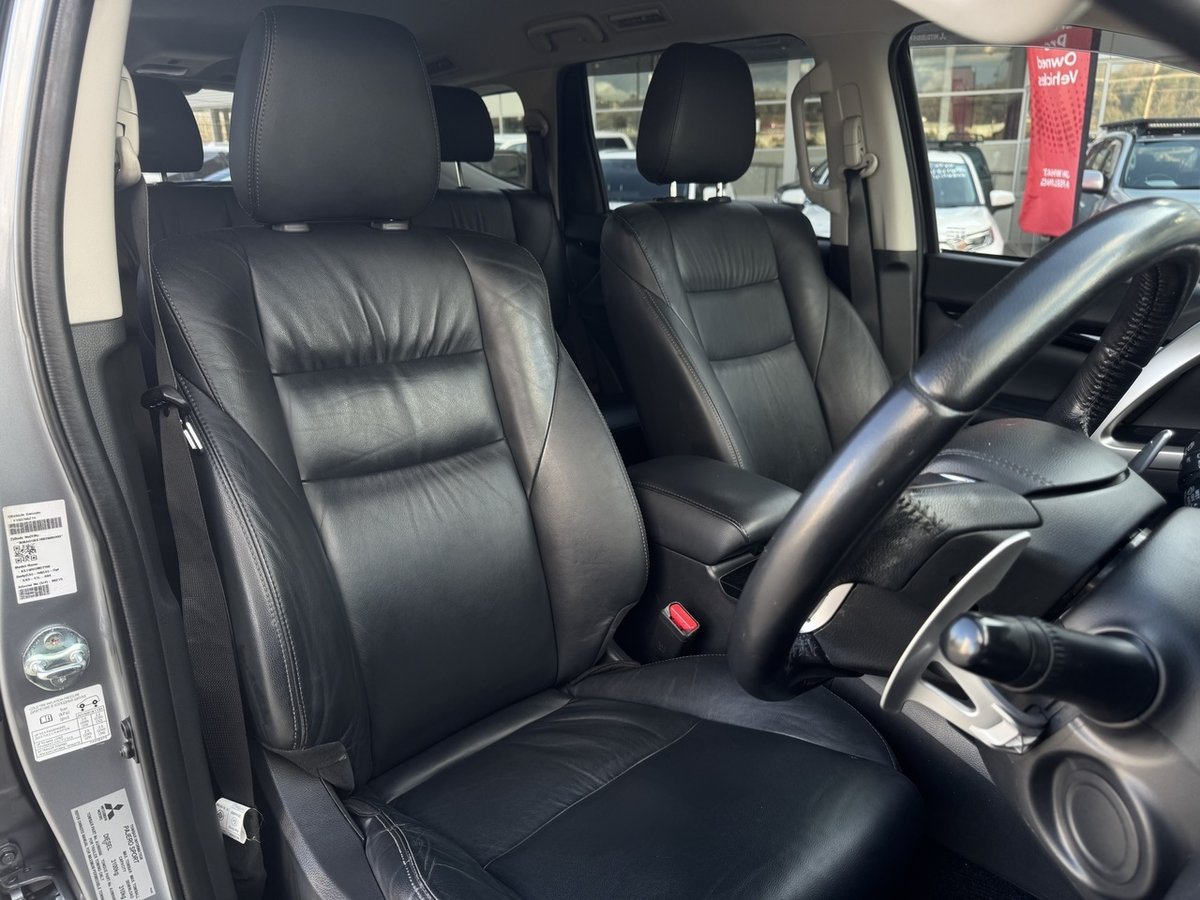 2019 Mitsubishi Pajero Sport Black Edition QE MY19 4X4 Dual Range image 21