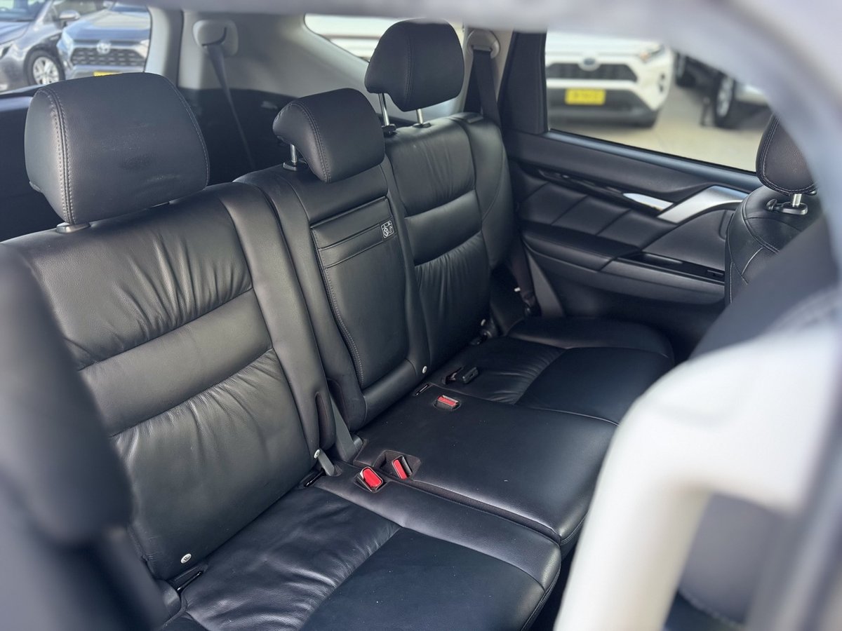 2019 Mitsubishi Pajero Sport Black Edition QE MY19 4X4 Dual Range image 7